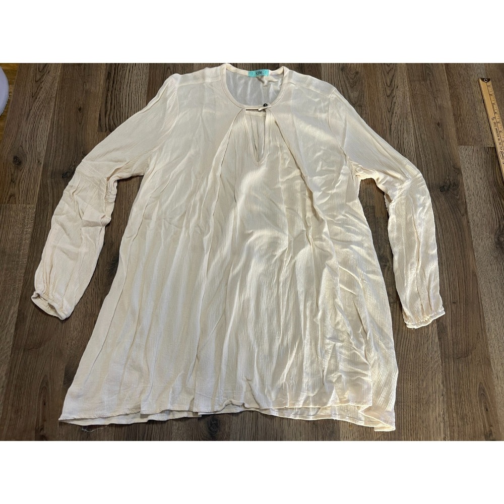 Karlie Shirt, Women's Size Large, Cream, Long Sleeve, Cut Out Neck Detail